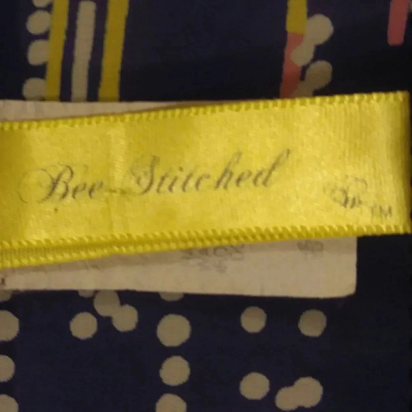 Bee Stitched Sheer Tunic Top - Picture 4 of 7